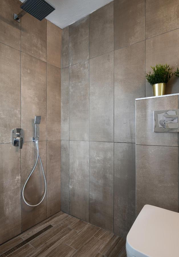 Olenia Luxury Apartments 1 ネオス・マルマラス エクステリア 写真
